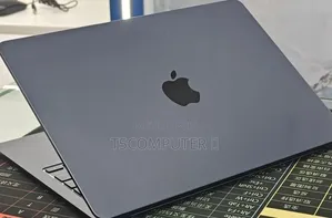 New Laptop Apple MacBook Air 2022 M2 16GB Apple M2 SSD 256GB