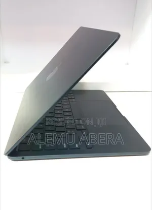 New Laptop Apple MacBook Air 2022 M2 8GB Apple M2 SSD 256GB