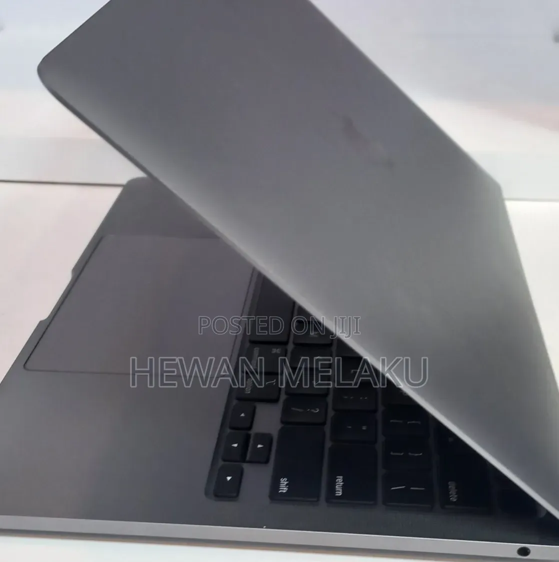 New Laptop Apple MacBook Pro 2020 M1 8GB Apple M1 SSD 256GB