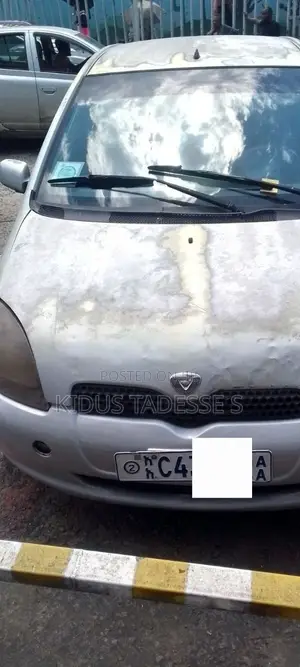 Toyota Vitz 2001 Silver