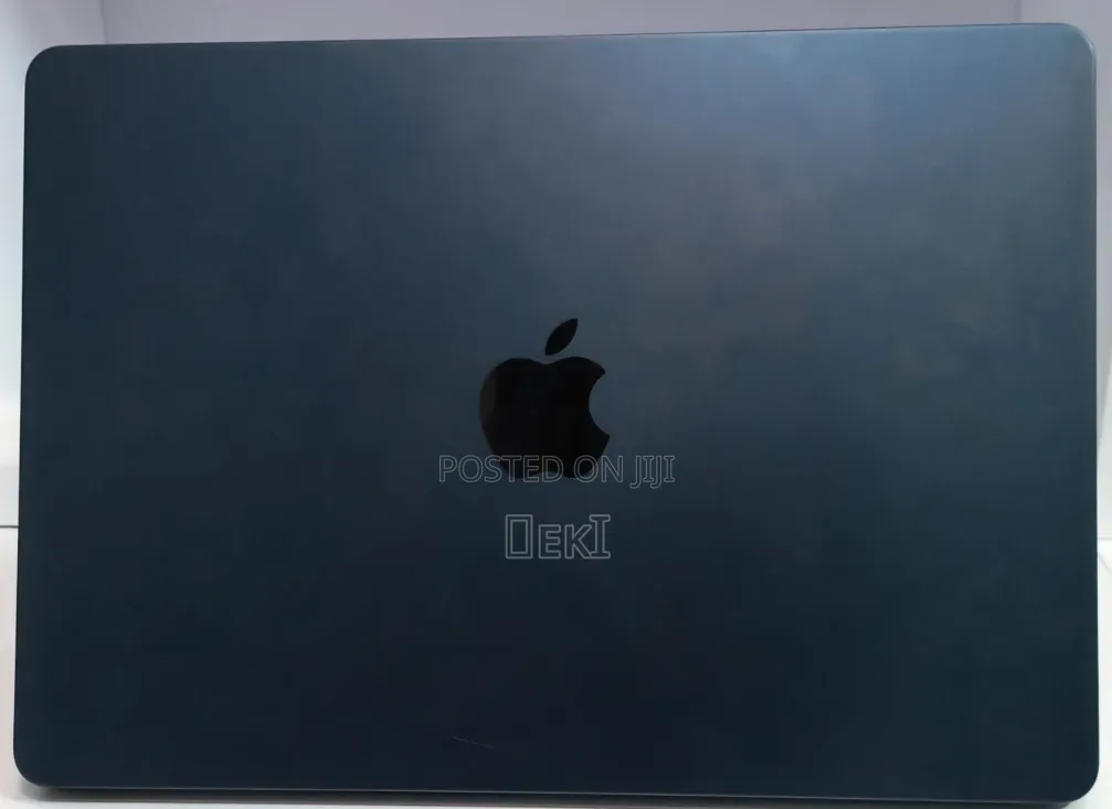 New Laptop Apple MacBook Air 2022 M2 8GB Apple M2 SSD 256GB