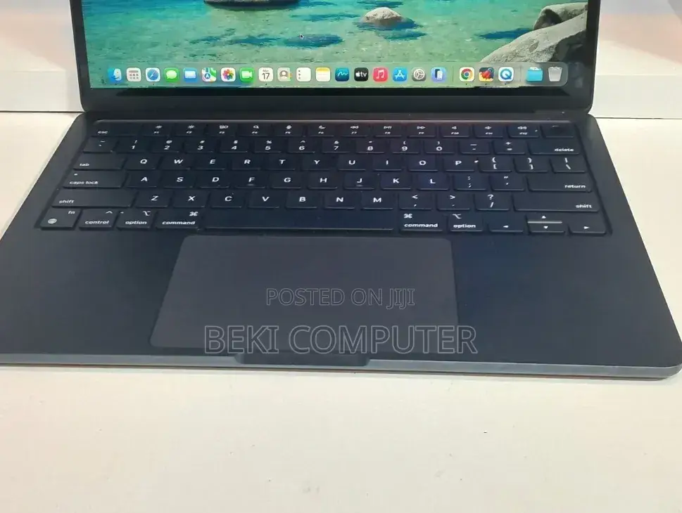 New Laptop Apple MacBook Air 2022 M2 8GB Apple M2 SSD 256GB