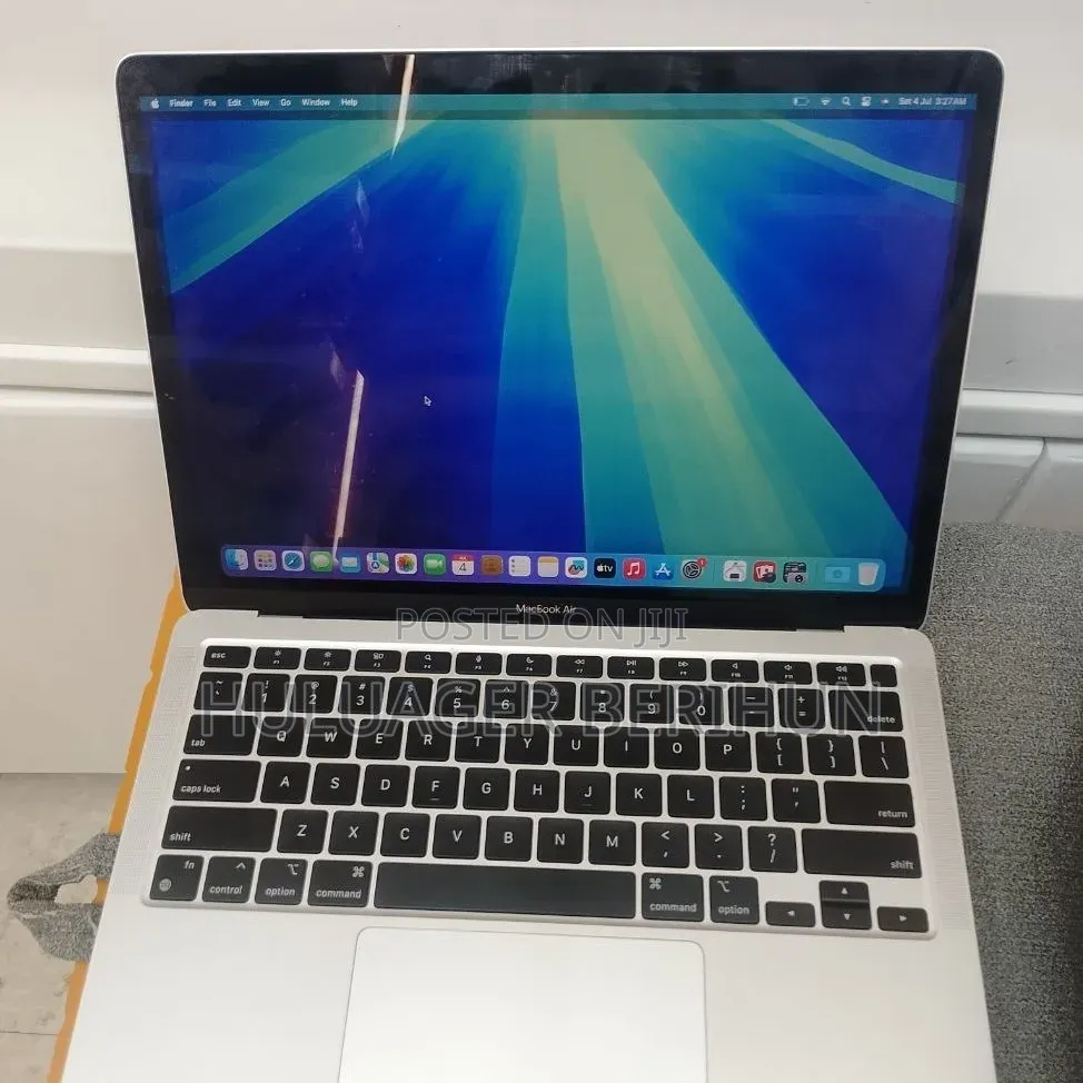 New Laptop Apple MacBook Air 2020 M1 8GB Apple M1 SSD 256GB