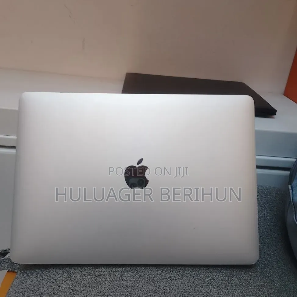 New Laptop Apple MacBook Air 2020 M1 8GB Apple M1 SSD 256GB