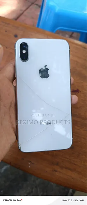 Apple iPhone X 64 GB White