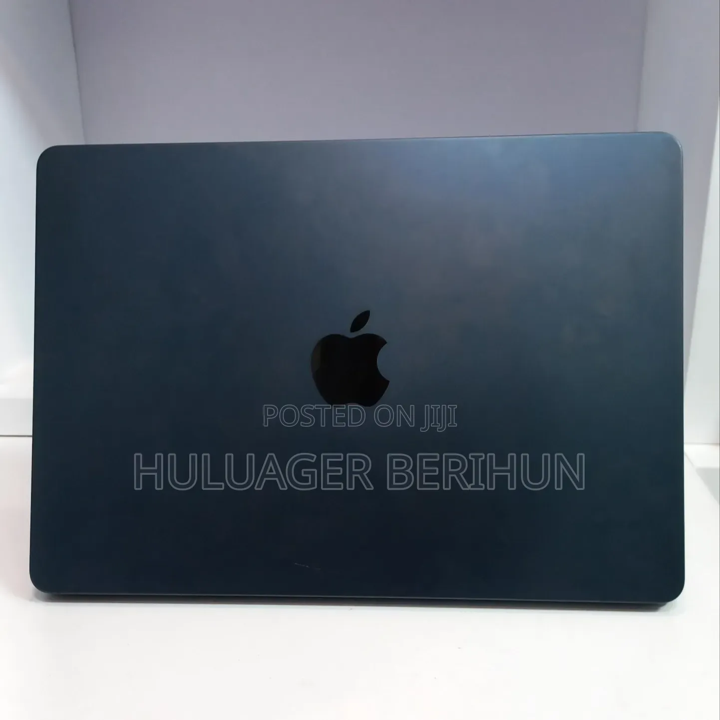 New Laptop Apple MacBook Air 2022 M2 8GB Apple M2 SSD 256GB