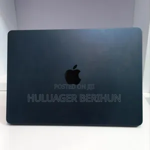New Laptop Apple MacBook Air 2022 M2 8GB Apple M2 SSD 256GB