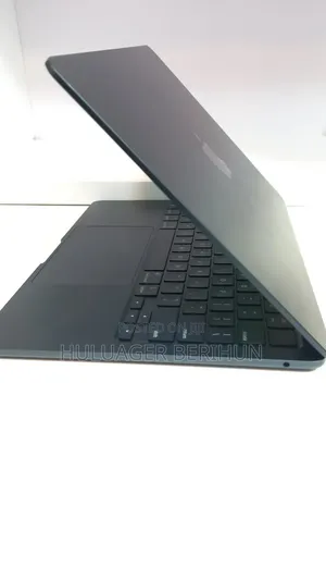 New Laptop Apple MacBook Air 2022 M2 8GB Apple M2 SSD 256GB