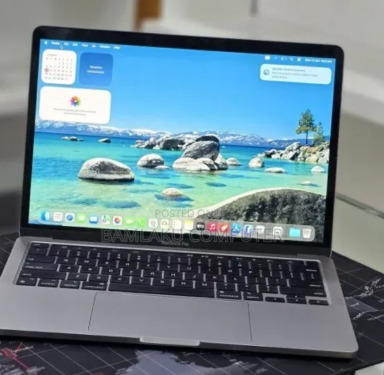 New Laptop Apple MacBook Pro 2020 M1 8GB Apple M1 Pro SSD 256GB