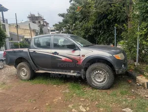 Mitsubishi L200 2007 Gray
