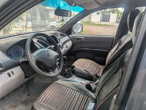 Mitsubishi L200 2007 Gray
