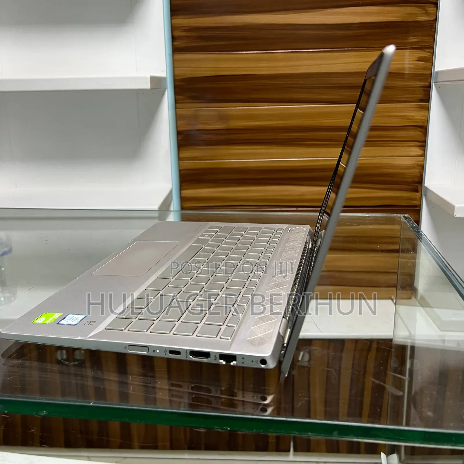New Laptop HP Pavilion 14 8GB Intel Core i5 SSD 256GB