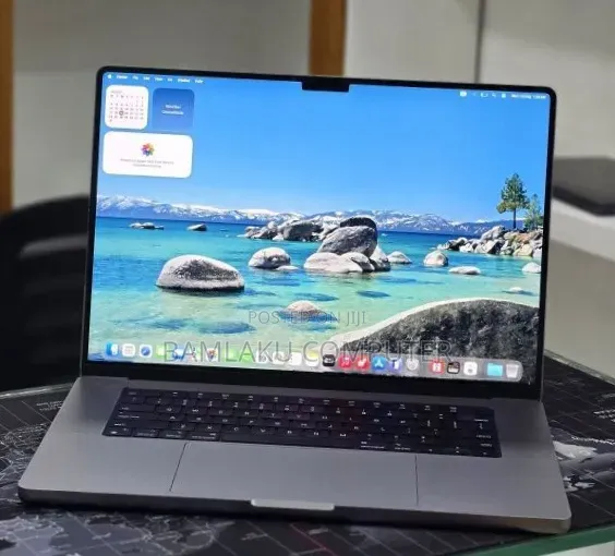 New Laptop Apple MacBook Pro 2022 M2 16GB Apple M2 SSD 512GB