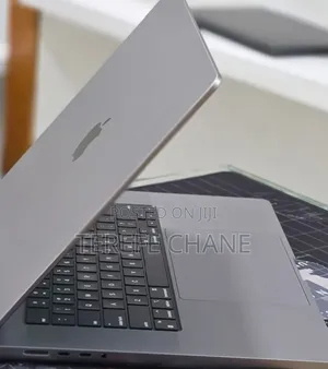 New Laptop Apple MacBook Pro 2023 M2 16GB Apple M2 SSD 512GB