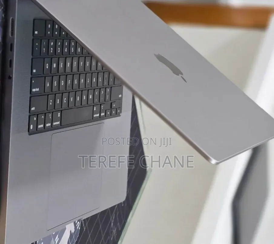 New Laptop Apple MacBook Pro 2023 M2 16GB Apple M2 SSD 512GB