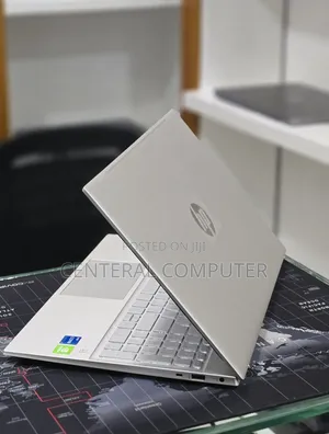 New Laptop HP Pavilion 11 16GB AMD Ryzen 7 SSD 512GB