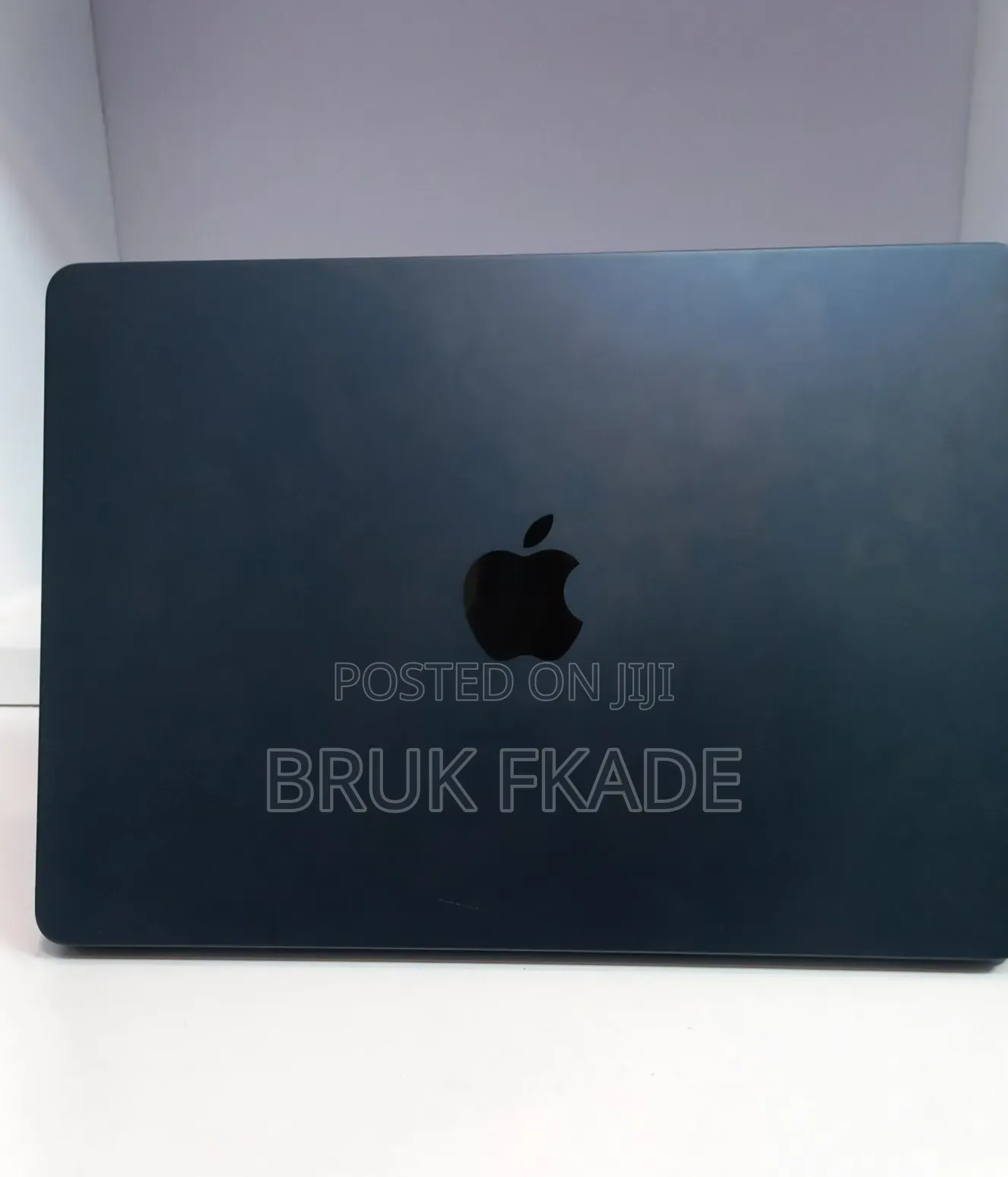 New Laptop Apple MacBook Air 2022 M2 8GB Apple M2 SSD 256GB