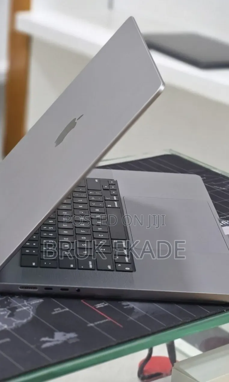 New Laptop Apple MacBook Air 2022 M2 8GB Apple M2 SSD 256GB