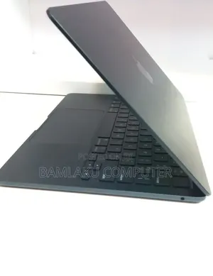 New Laptop Apple MacBook Air 2022 M2 8GB Apple M2 SSD 256GB