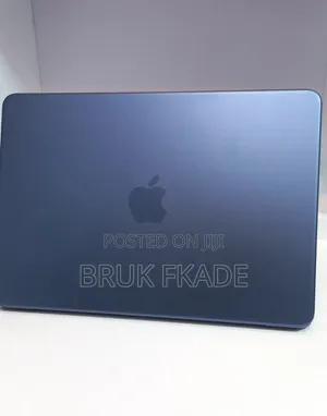 New Laptop Apple MacBook Neo 2026 8GB Intel Core i5 SSD 256GB