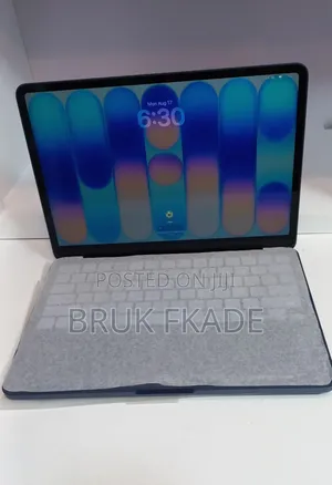 New Laptop Apple MacBook Neo 2026 8GB Intel Core i5 SSD 256GB