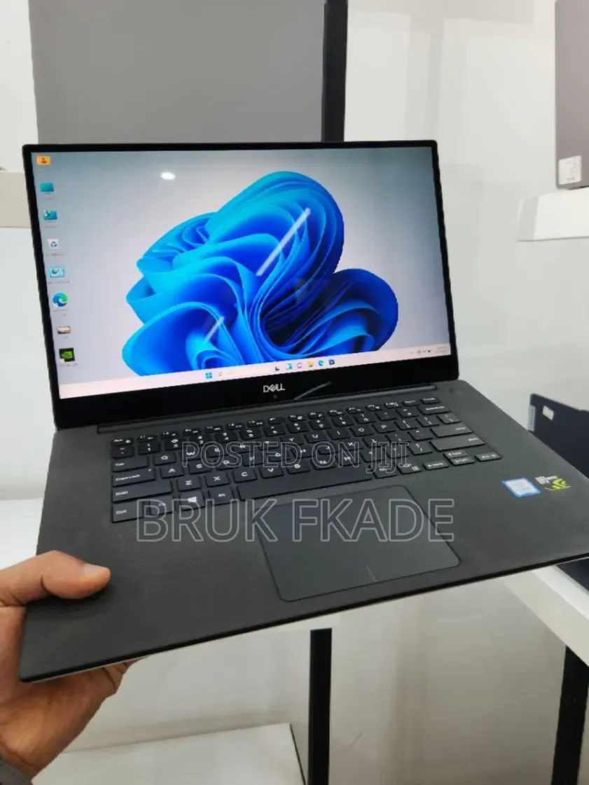 New Laptop Dell XPS 15 16GB Intel Core i7 SSD 512GB
