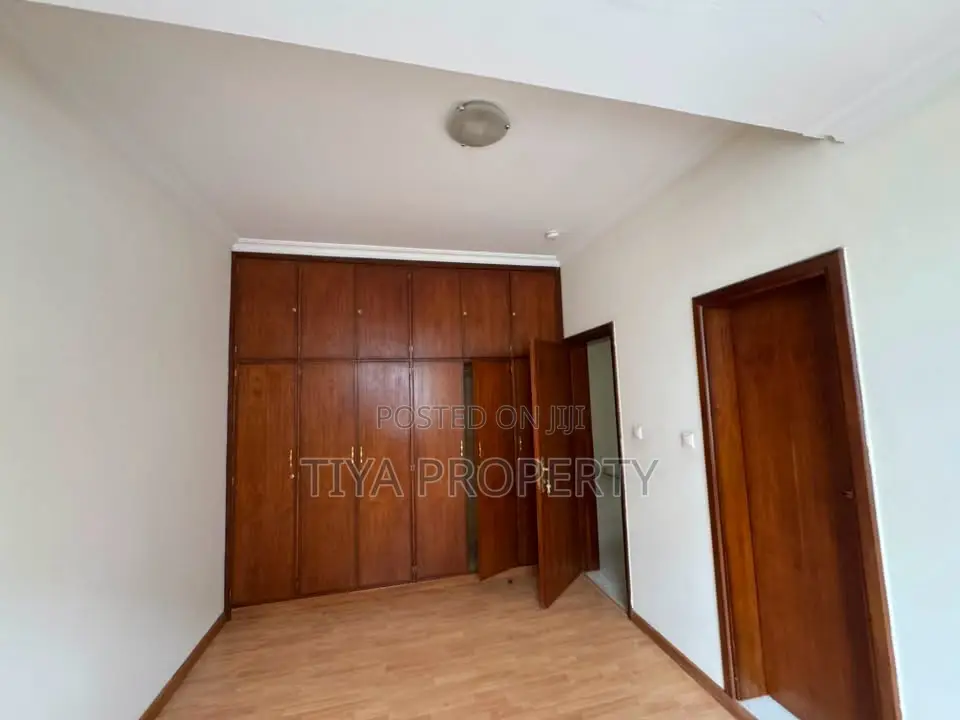 Furnished 4bdrm Villa in Bole for rent