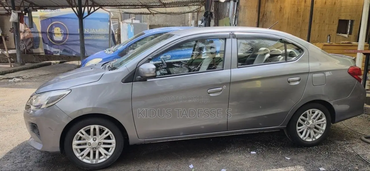 Mitsubishi Attrage 2022 Silver