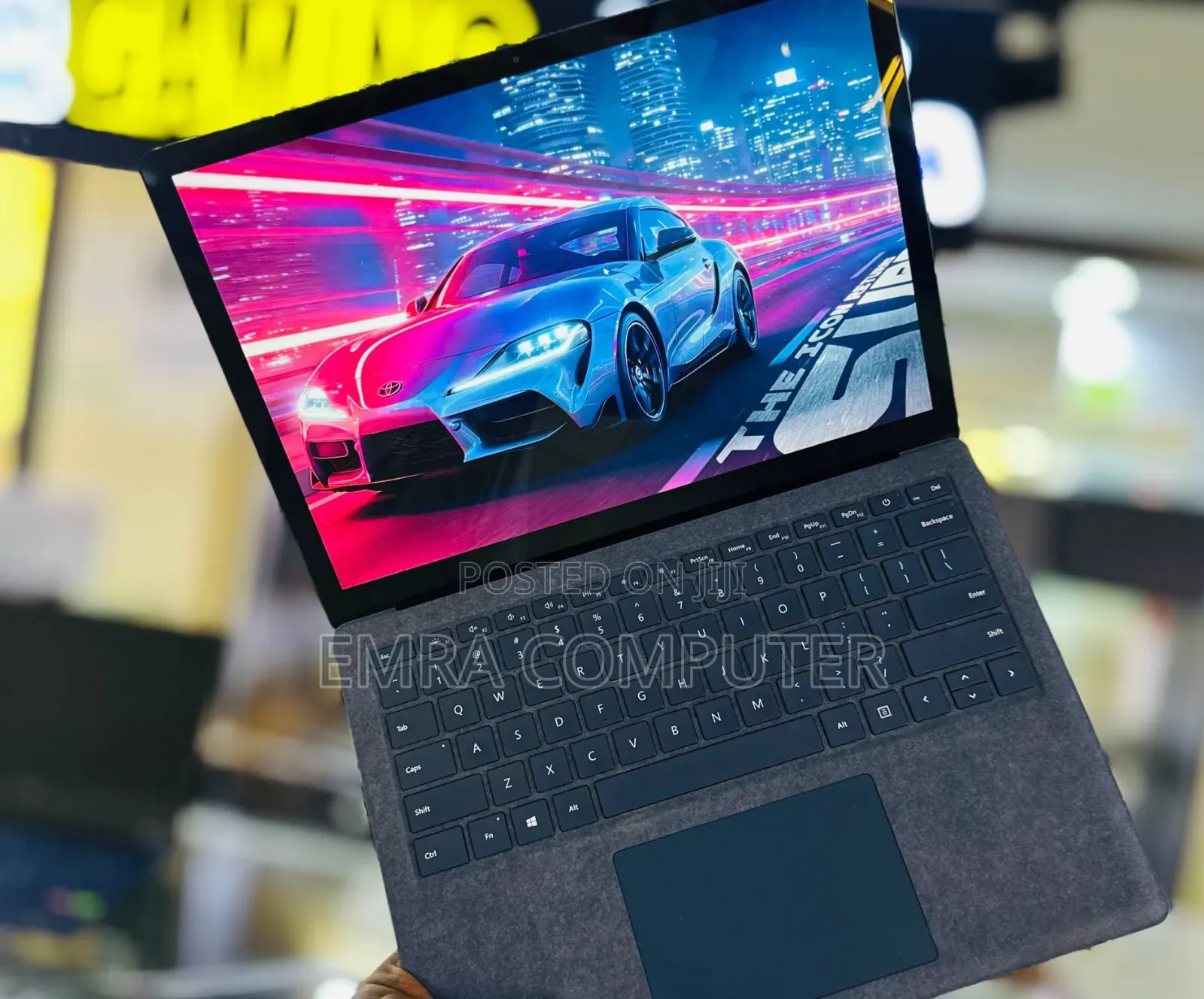 New Laptop Microsoft Surface 8GB Intel Core i5 SSD 256GB