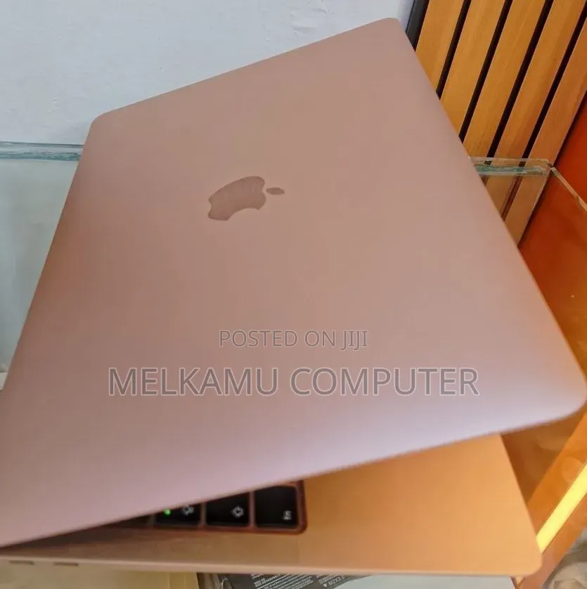 New Laptop Apple MacBook Air 2020 8GB Intel Core i5 SSD 256GB