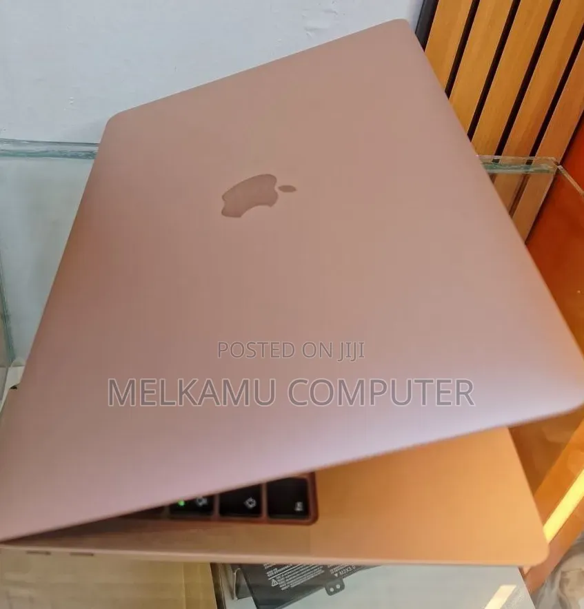 New Laptop Apple MacBook Air 2020 8GB Intel Core i5 SSD 256GB
