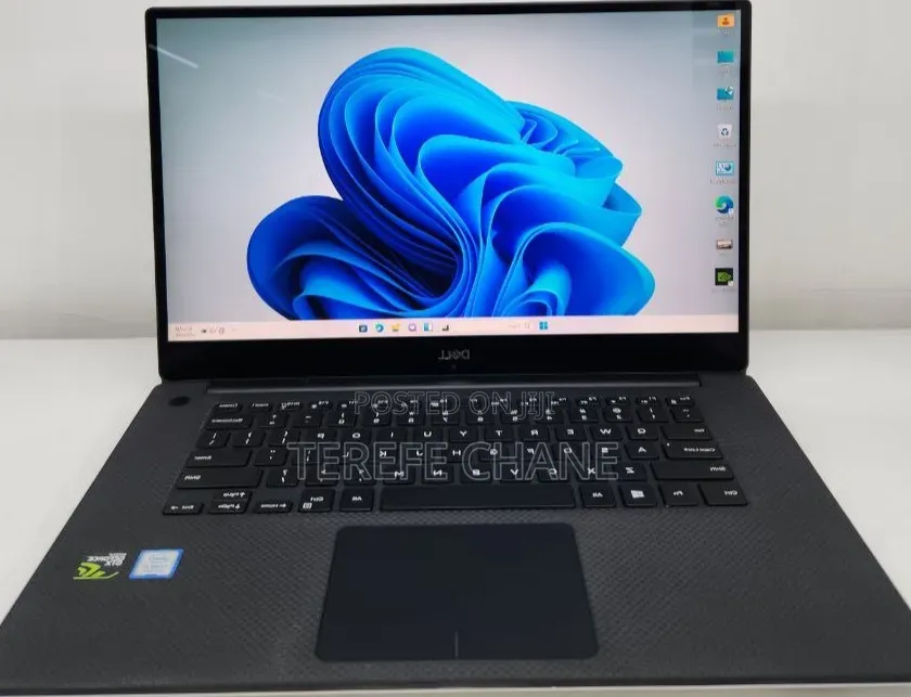 New Laptop Dell XPS 15 16GB Intel Core i7 SSD 512GB