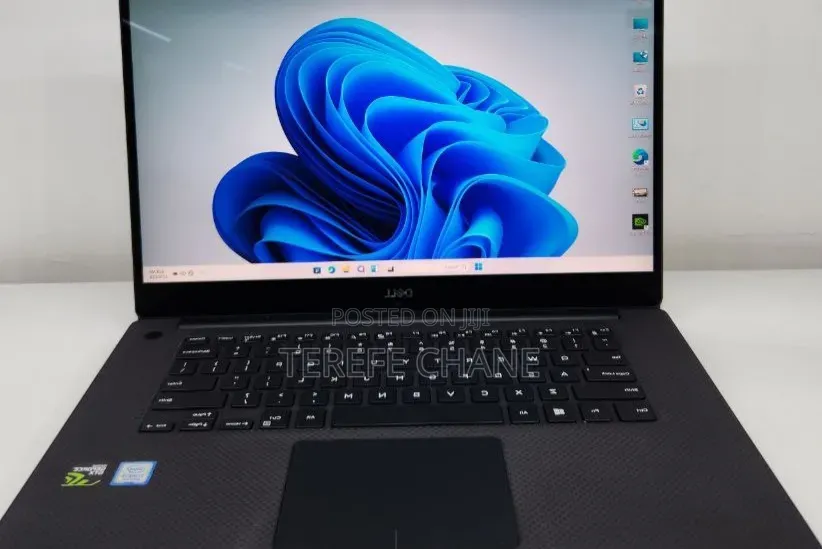 New Laptop Dell XPS 15 16GB Intel Core i7 SSD 512GB