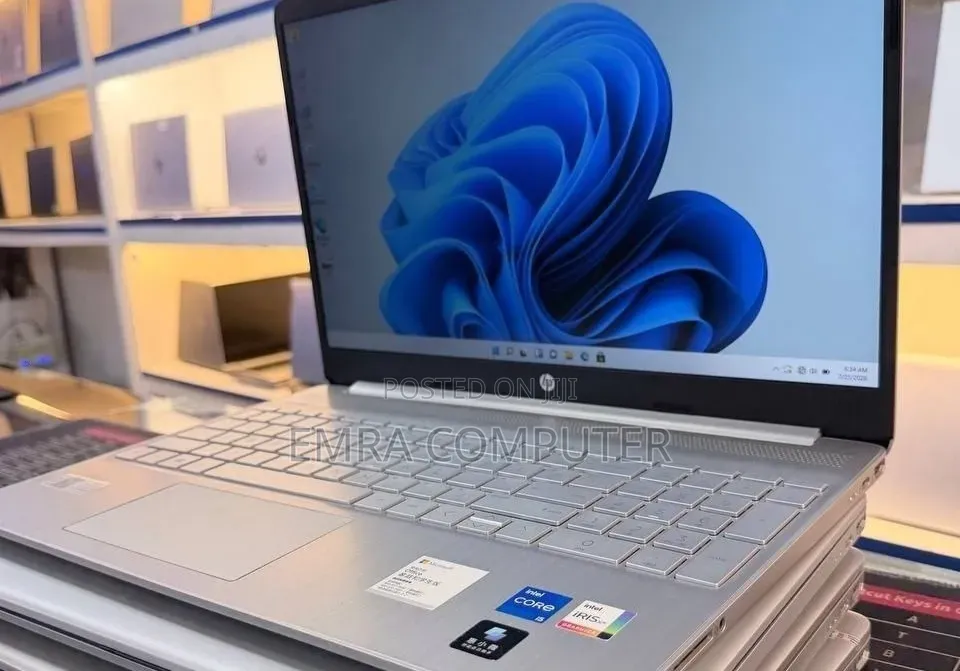 New Laptop HP 16GB Intel Core i5 SSD 512GB