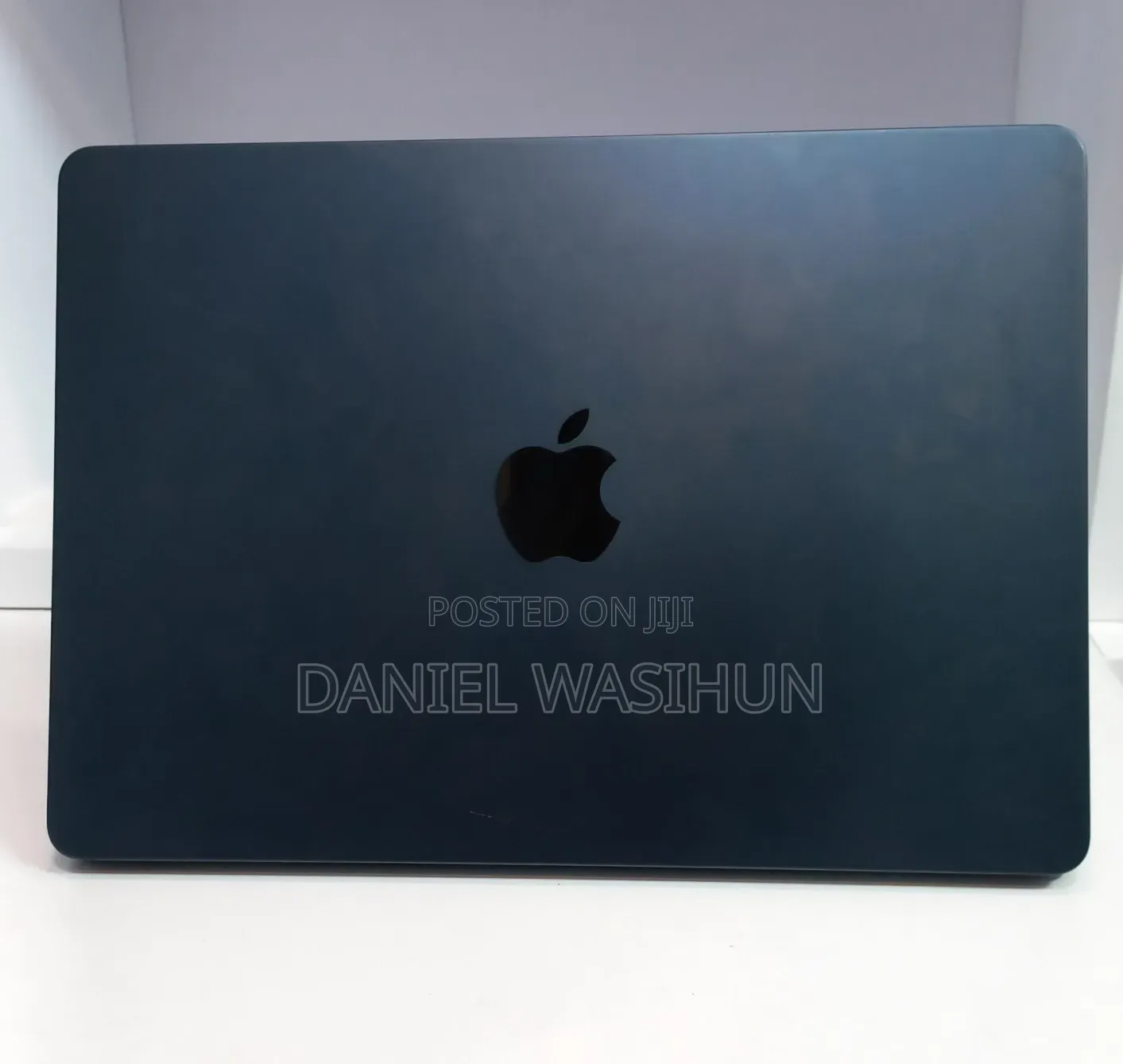New Laptop Apple MacBook Air 2022 M2 8GB Apple M2 SSD 256GB