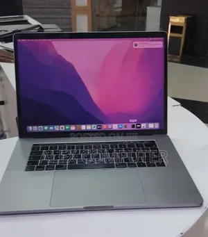 New Laptop Apple MacBook Pro 2017 16GB Intel Core i7 SSD 512GB