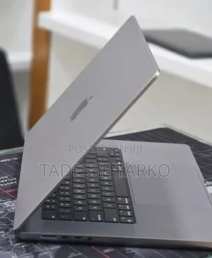 New Laptop Apple MacBook Pro 2023 M2 16GB Apple M2 SSD 512GB