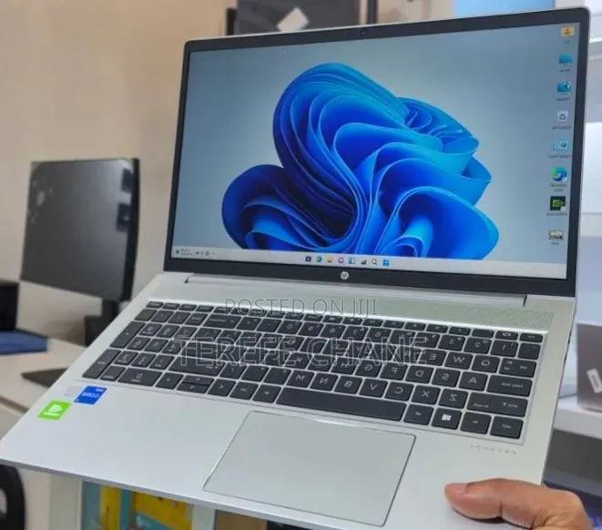 New Laptop HP ProBook 450 G8 16GB Intel Core i7 SSD 512GB