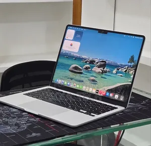 New Laptop Apple MacBook Air 2024 M3 16GB Apple M3 SSD 256GB