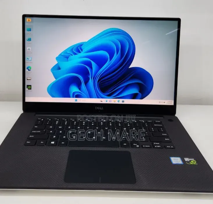 New Laptop Dell XPS 15 16GB Intel Core i7 SSD 512GB