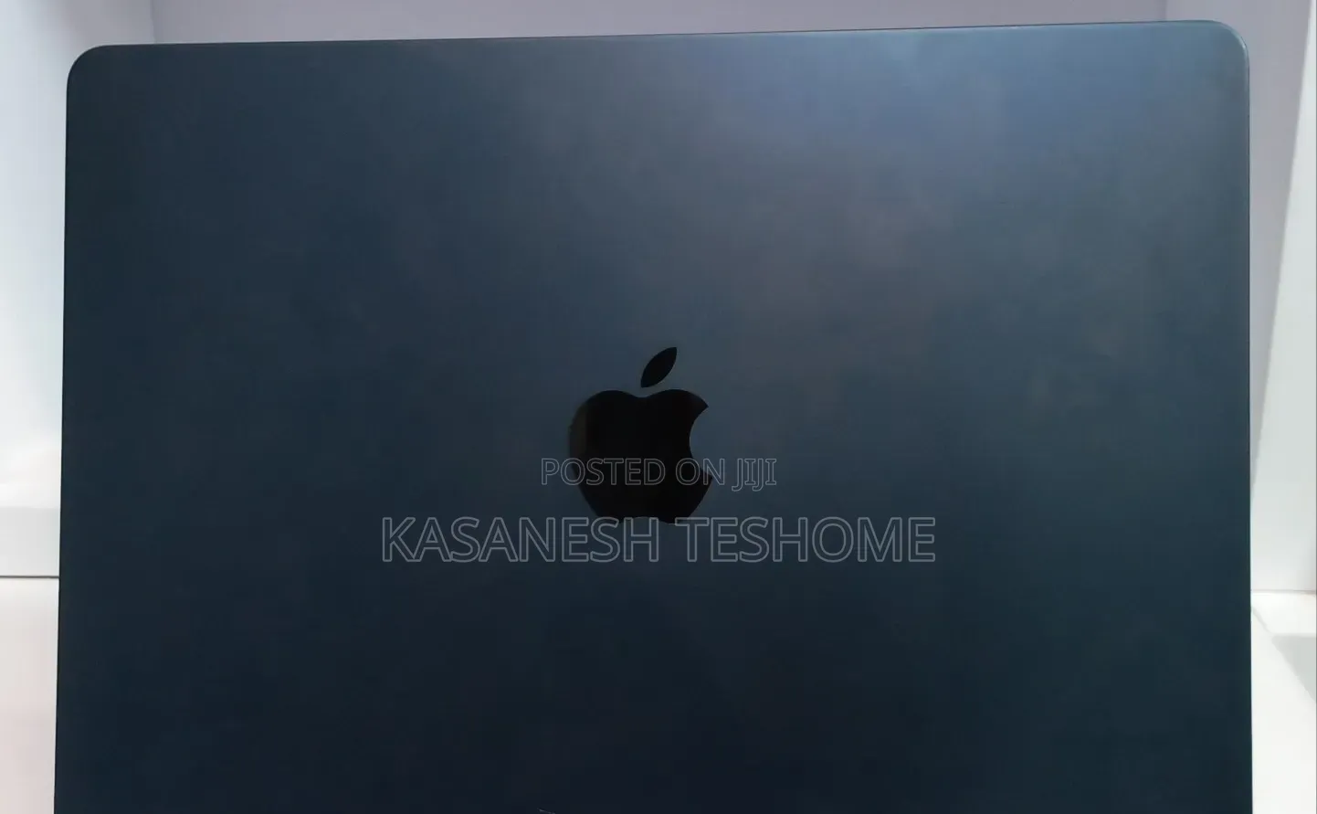 New Laptop Apple MacBook Air 2022 M2 8GB Intel Core 2 Quad SSD 256GB