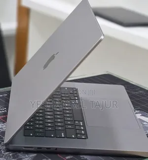 New Laptop Apple MacBook Pro 2023 M2 16GB Apple M2 SSD 512GB