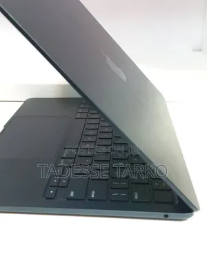 New Laptop Apple MacBook Air 2022 M2 8GB Apple M2 SSD 256GB