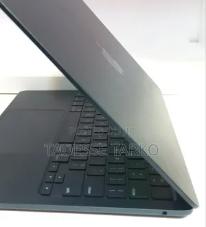 New Laptop Apple MacBook Air 2022 M2 8GB Apple M2 SSD 256GB