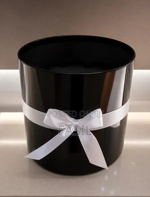 Handmade Decorative Flower Vase – Black & White