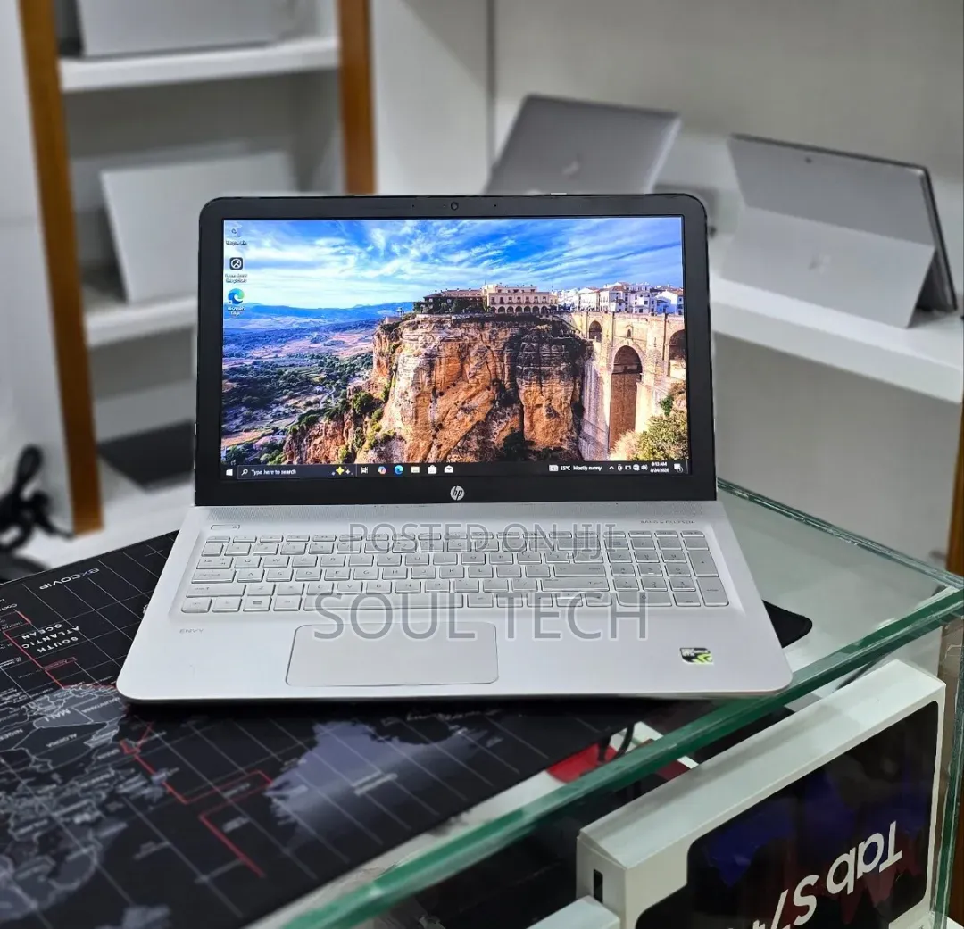 New Laptop HP Envy 15 12GB Intel Core i5 HDD+SSD 1T