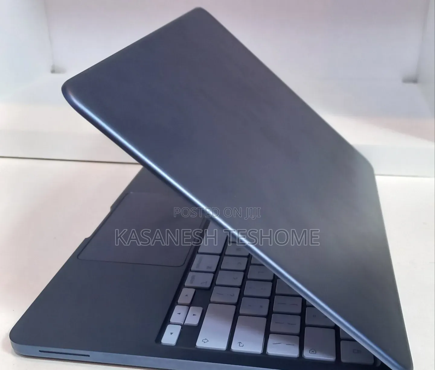 New Laptop Neo Basic B31W 8GB Intel Core i5 SSD 256GB