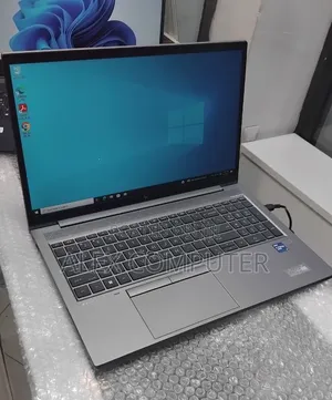 New Laptop HP ZBook Firefly G8 16GB Intel Core i7 HDD+SSD 512GB