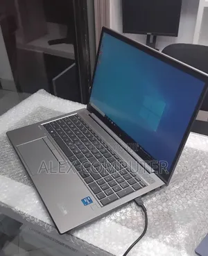 New Laptop HP ZBook Firefly G8 16GB Intel Core i7 HDD+SSD 512GB