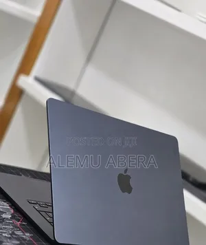 New Laptop Apple MacBook Air 2025 M4 16GB Apple M4 SSD 256GB